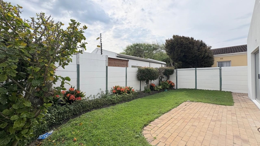 To Let 2 Bedroom Property for Rent in Kirstenhof Western Cape